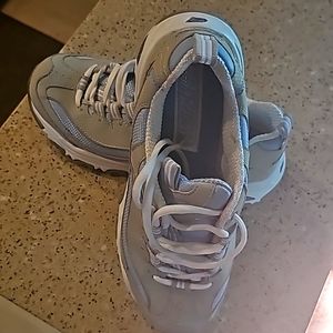 Sketchers  D'lites size 8 Ladies worn once as new